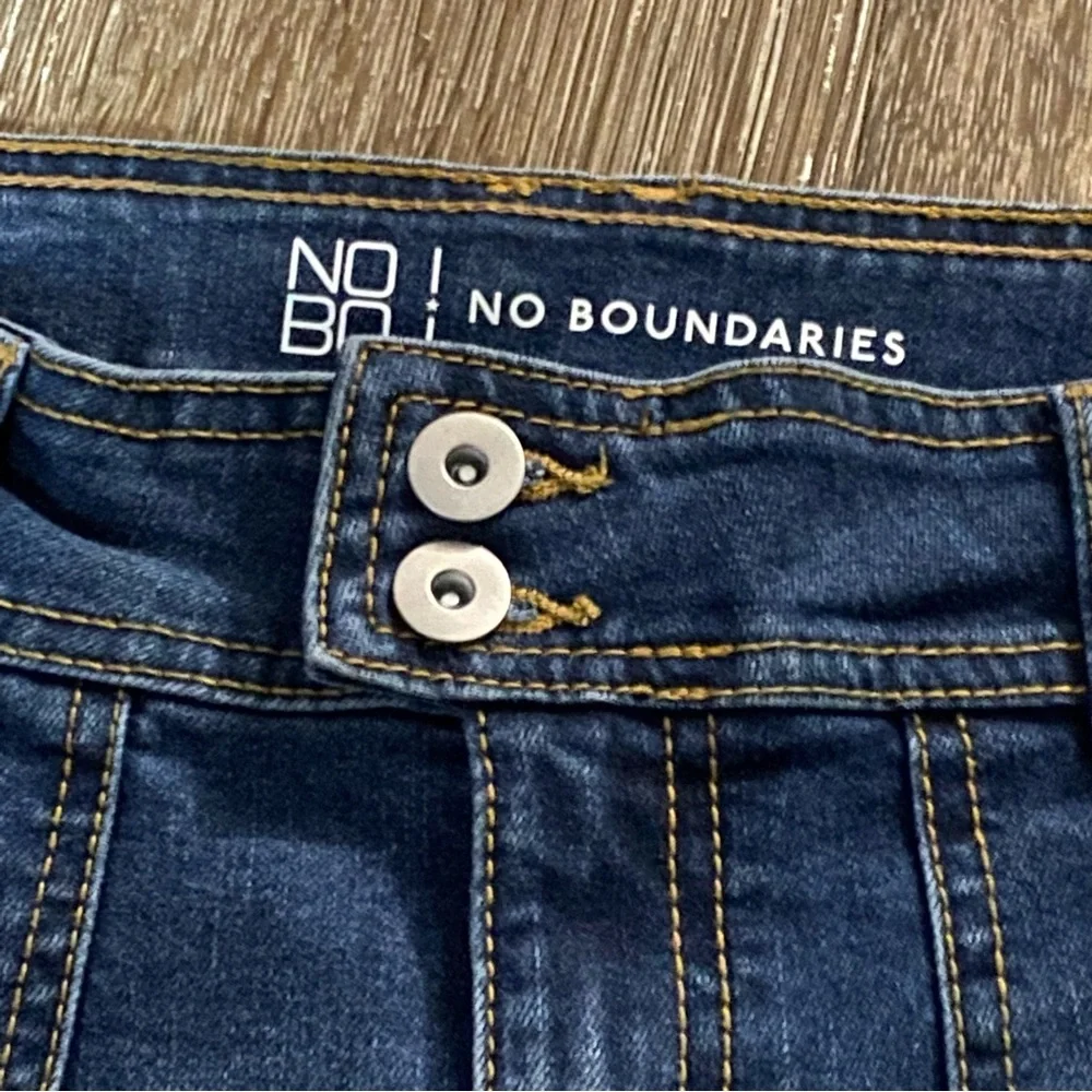 No Boundaries Jeans‎ Women's Blue Flared Jeans Size 15 Dark Wash Wide Leg